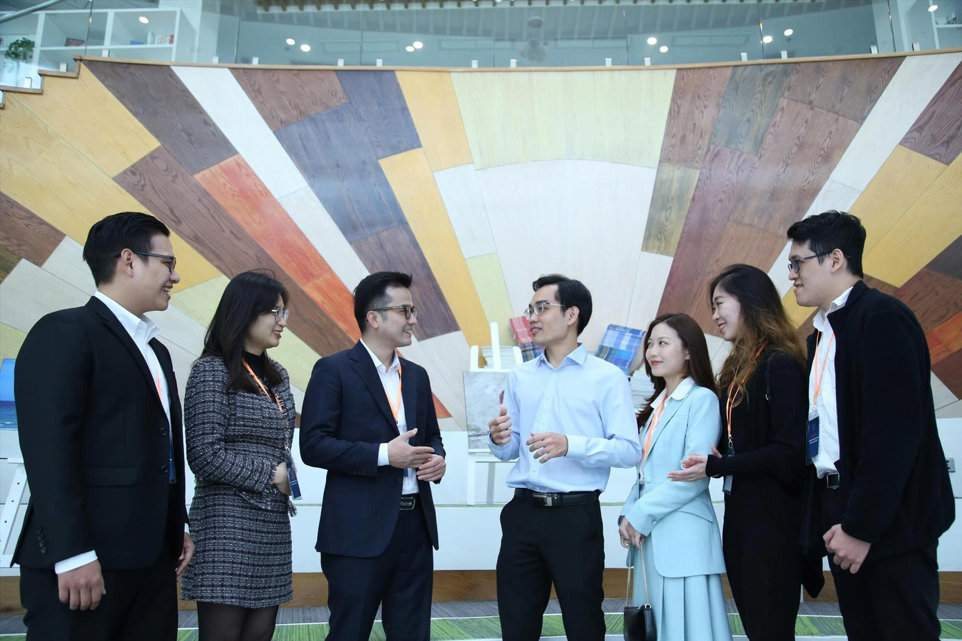 Các đại biểu Trí thức trẻ Việt Nam toàn cầu năm 2021 trao đổi ý kiến về các vấn đề phát triển đất nước. Ảnh: Lâm Đăng Hải a1.jpg