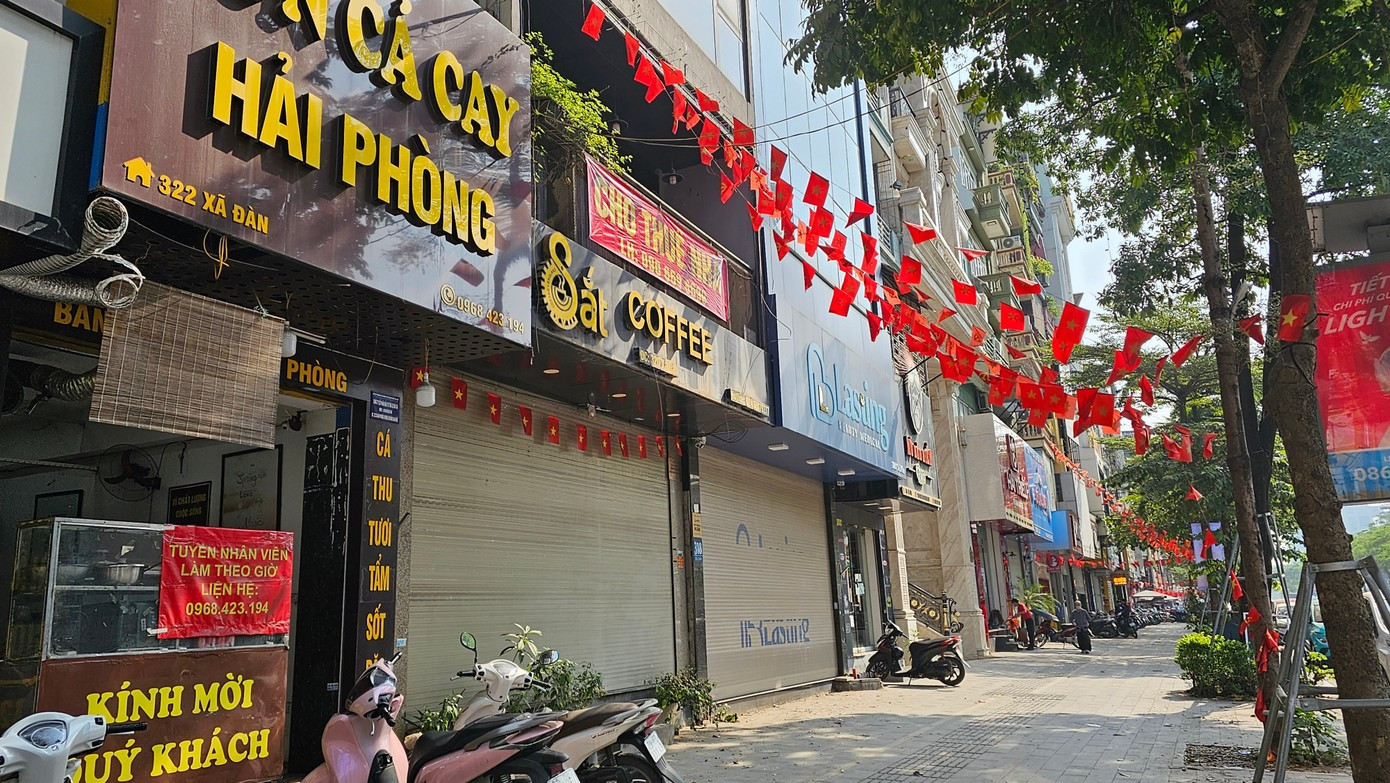 Mặt bằng, cửa hàng phố lớn bỏ trống, đóng cửa hàng loạt. Ảnh minh hoạ: Phan Thiên