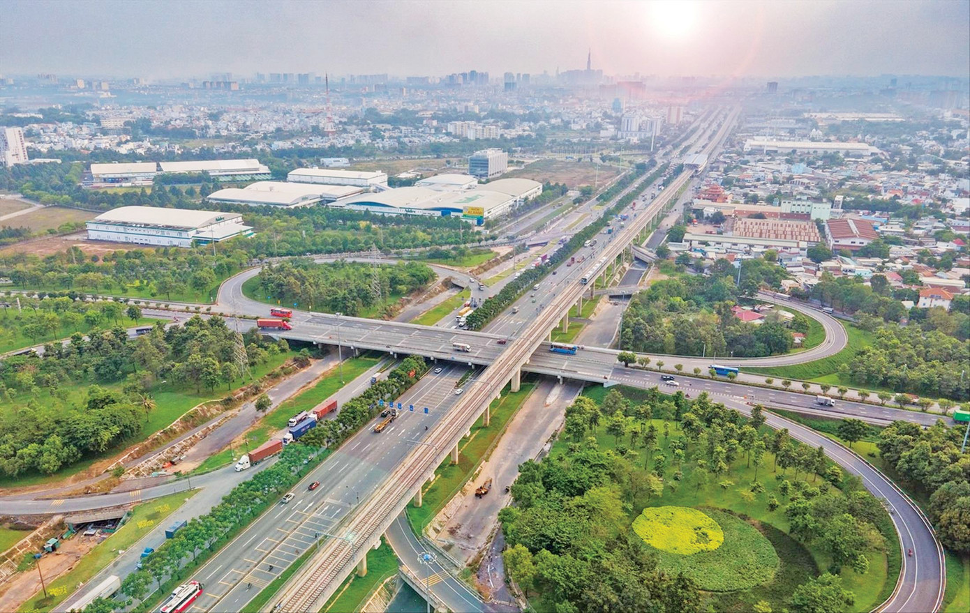 Phát triển hạ tầng giao thông - chìa khóa để siêu đô thị TPHCM vươn mình Ảnh minh họa: Phạm Nguyễn anh-2-anh-pham-nguyen.jpg