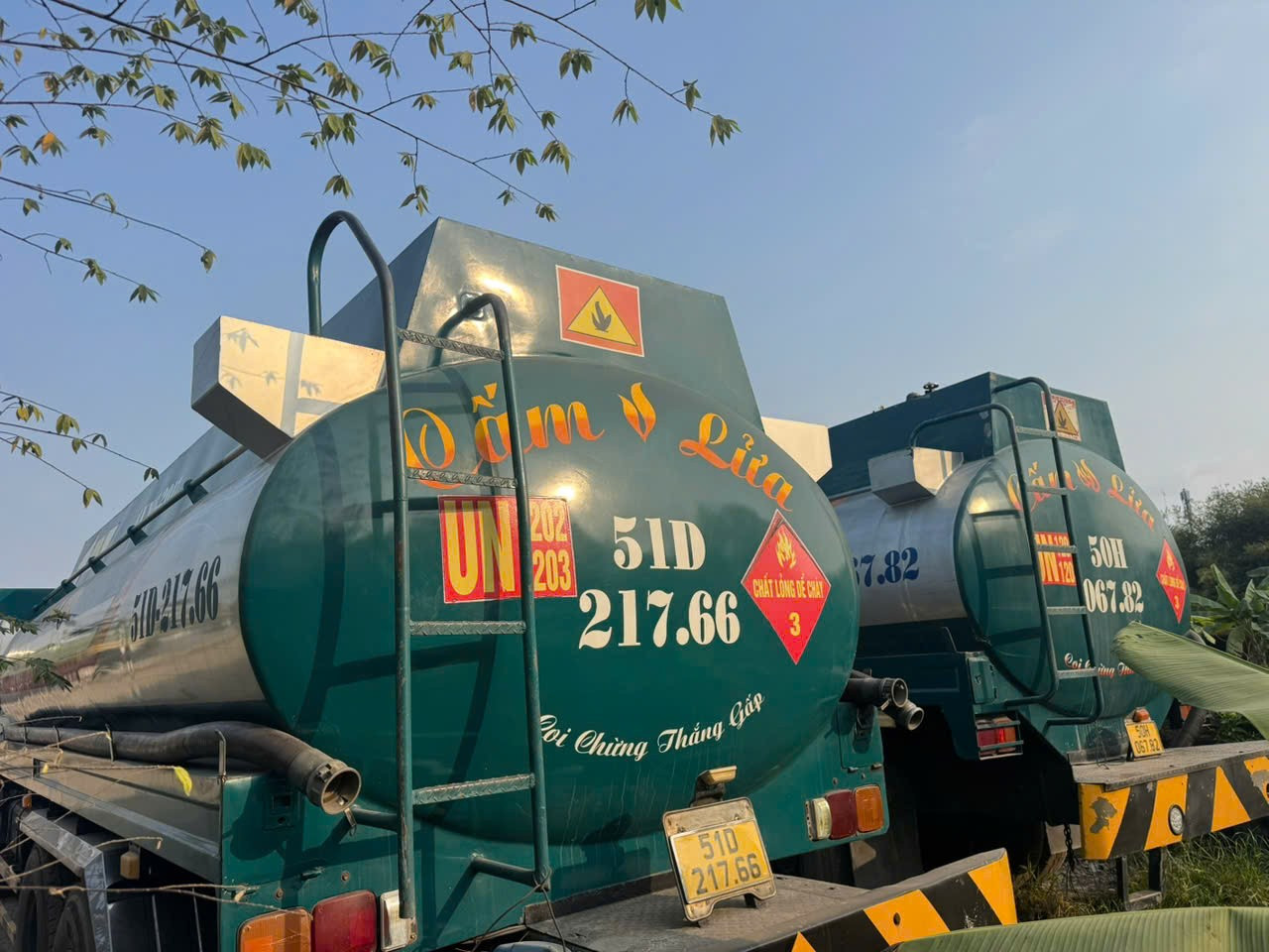 Phát hiện đường dây sản xuất xăng A95 giả quy mô lớn tại TPHCM