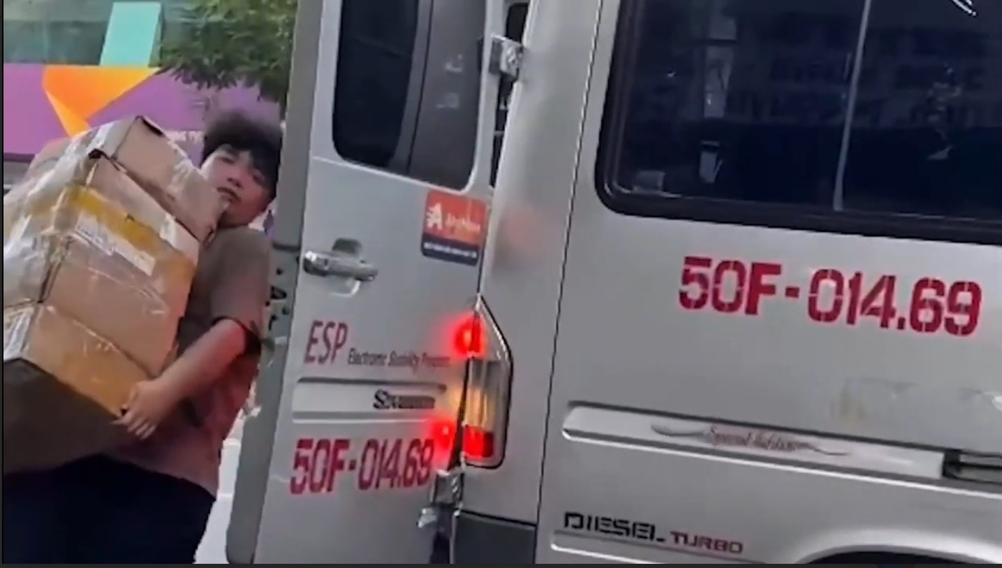 Triệt phá đường dây bán thuốc lá điện tử cực kỳ tinh vi, sử dụng shipper làm trung gian
