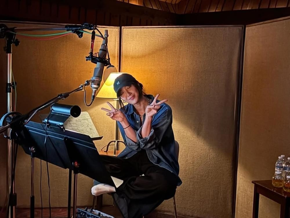 Sau khi rời công ty, EJAE chuyển hướng sang sản xuất âm nhạc.