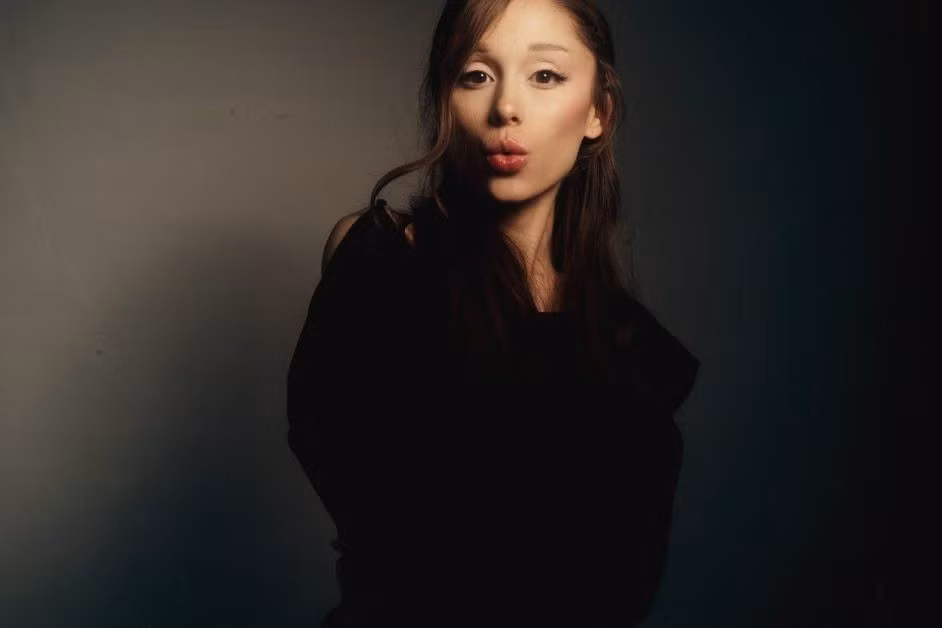 Ariana Grande vừa chính thức công bố dự án âm nhạc tiếp theo mang tên Petal.