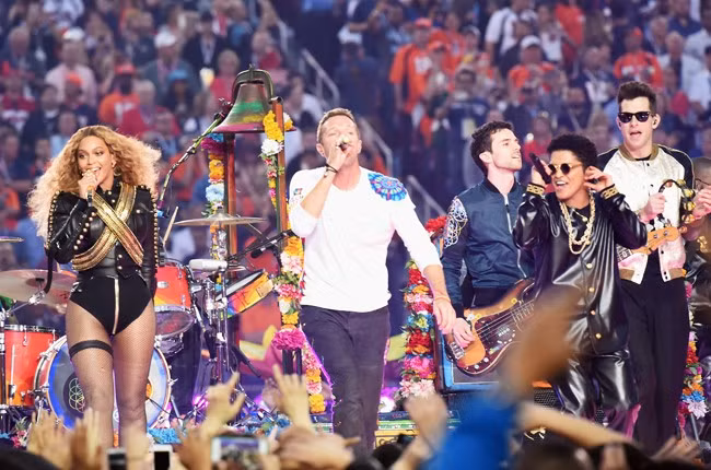 Super Bowl 50 Halftime Show là một trong những màn trình diễn được yêu thích nhất.