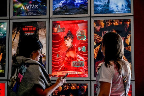 Taylor Swift: The Official Release Party of a Showgirl chính thức được công chiếu.