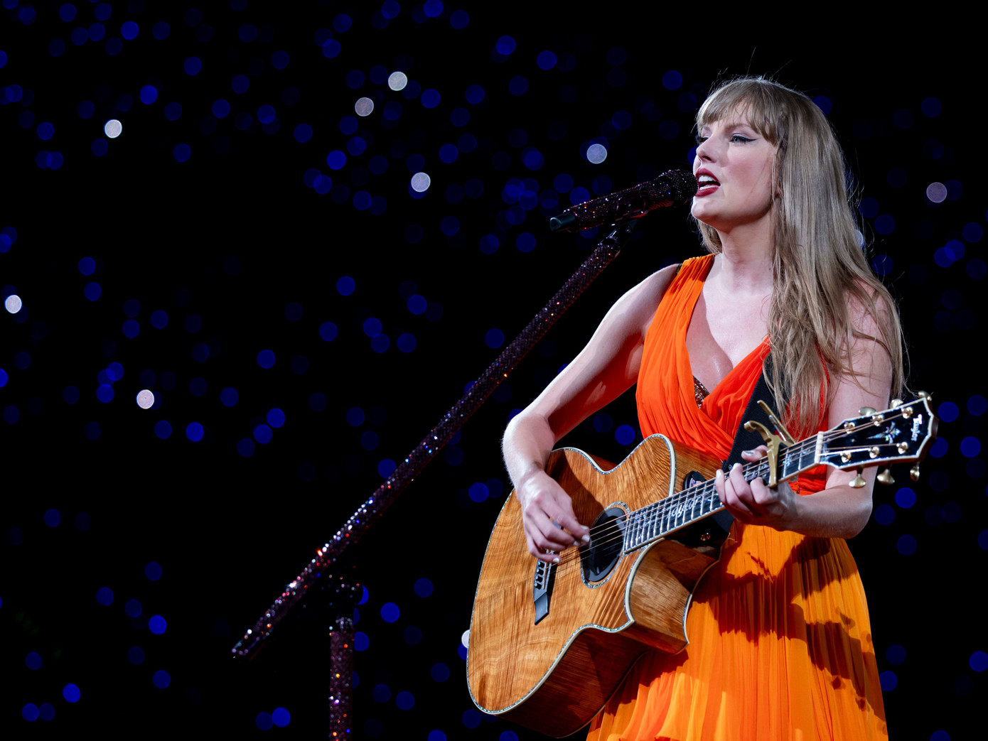 The Eras Tour đã kết thúc, một kỷ nguyên mới của album The Life of a Showgirl sắp bắt đầu.