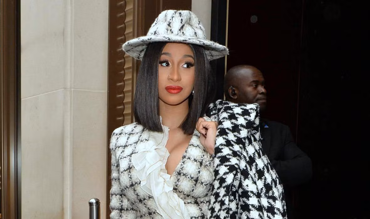 Cardi B phải chịu trách nhiệm về những hành vi sai trái của cô ấy