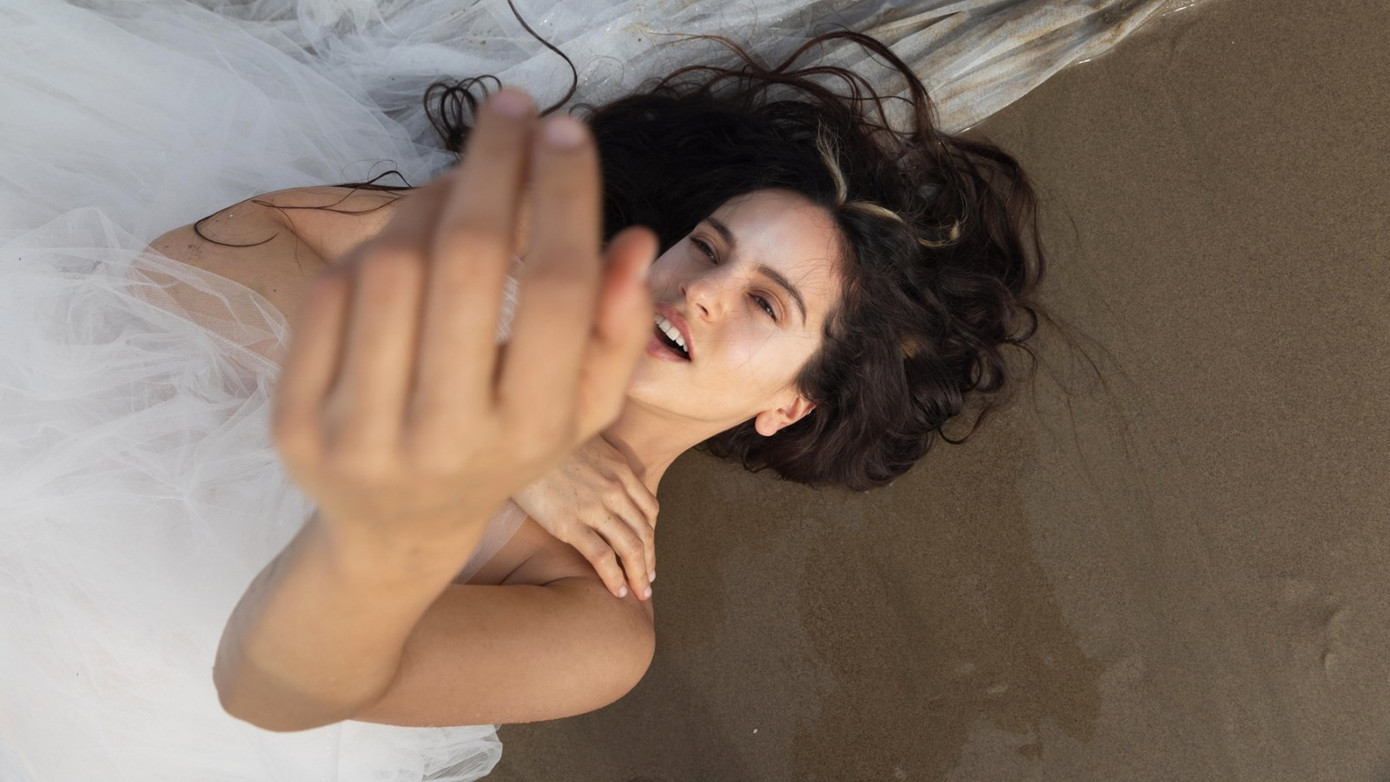 LUX là lời khẳng định tầm nhìn cá nhân và sự đầu tư cực kỳ nghiêm túc của Rosalía.