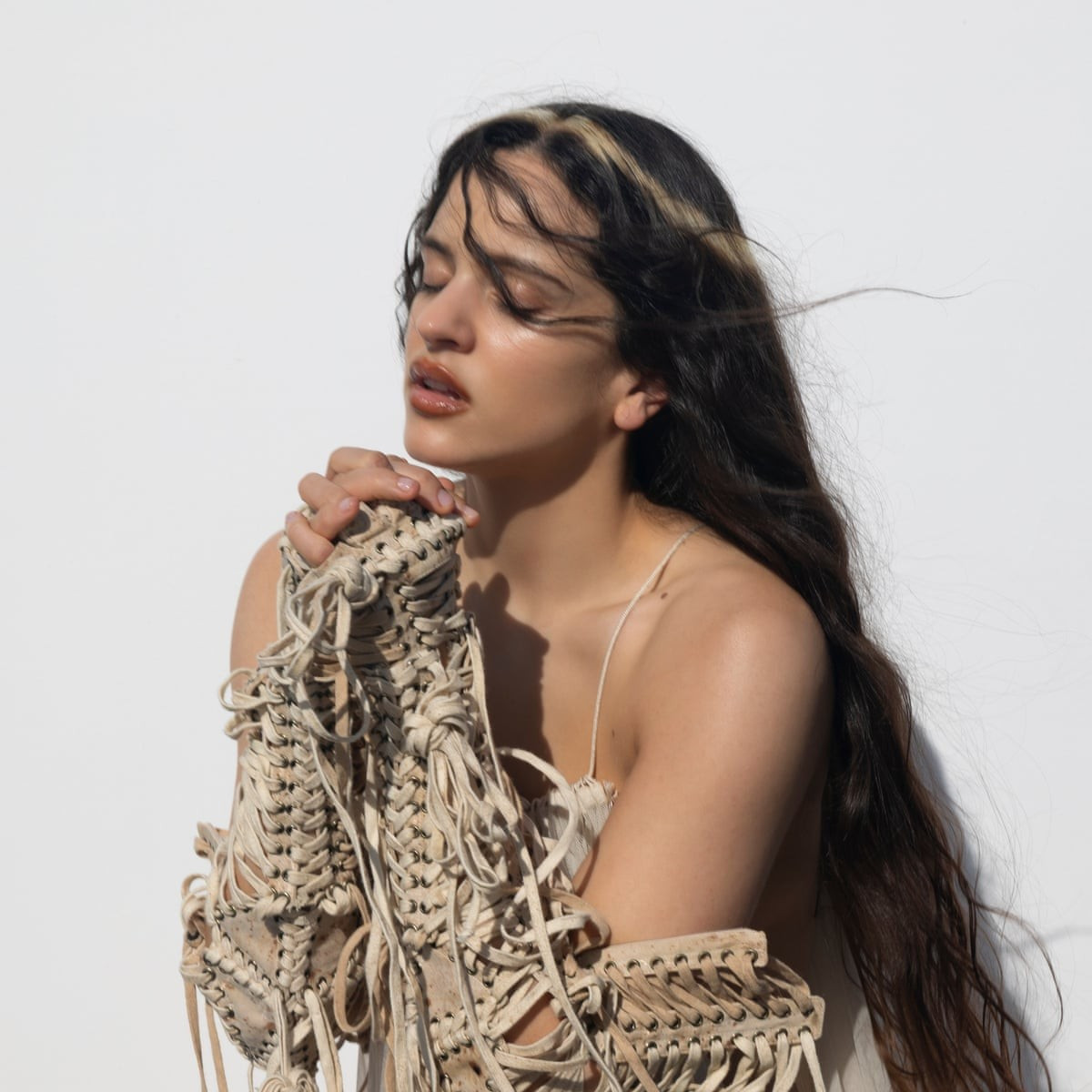 Rosalía đã có bước chuyển mình trong sự nghiệp âm nhạc với album LUX.