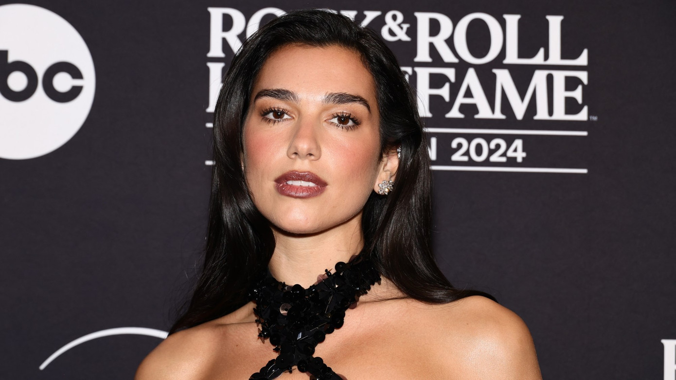 Dua Lipa vực dậy làn sóng Disco với album Future Nostalgia, đạt nhiều giải Grammys và có lượng hit ổn định.