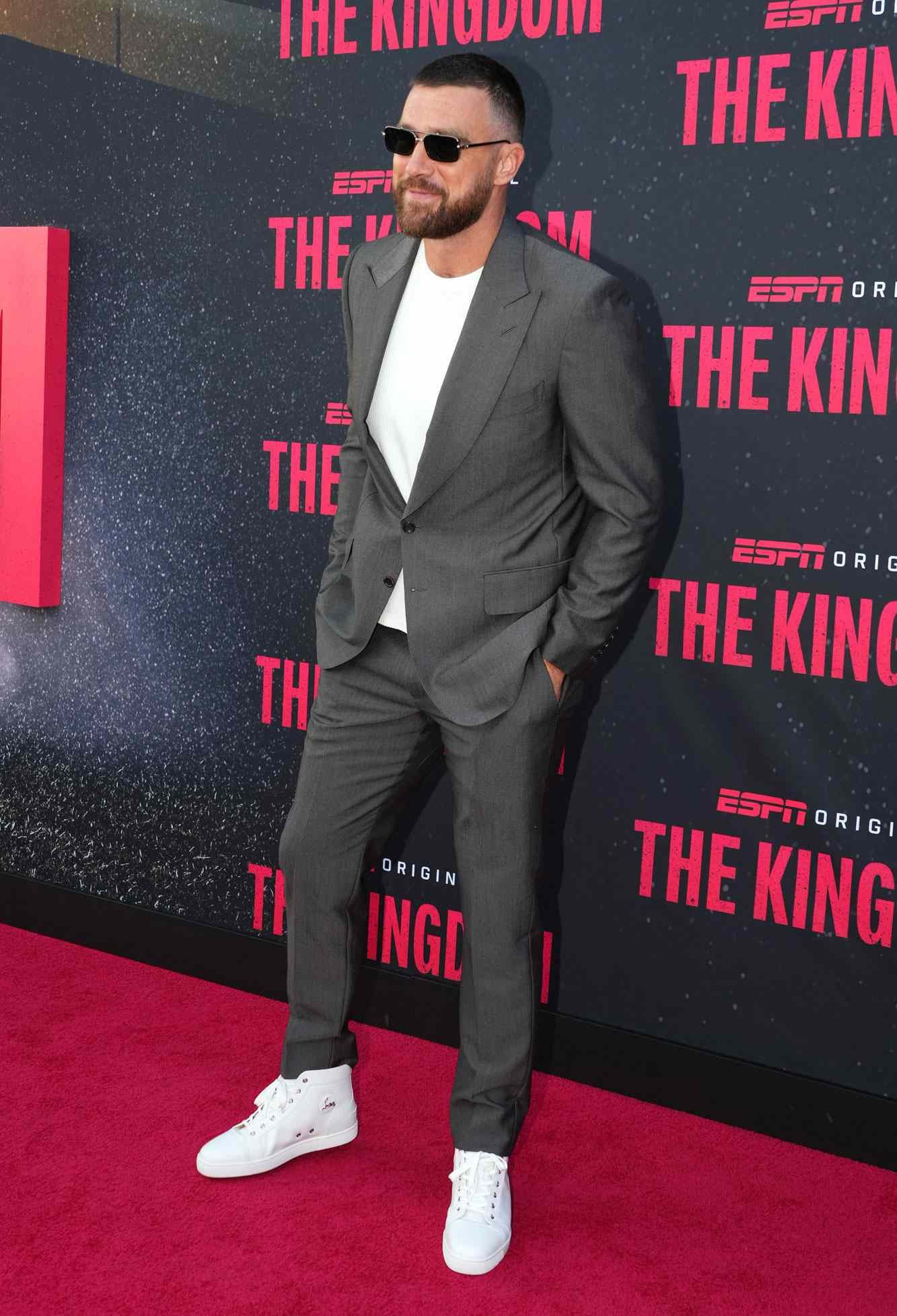 Anh là một trong số ít những cầu thủ được vinh danh trong đội hình All-Pro của NFL.