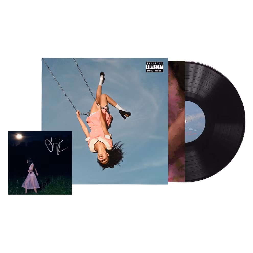 Các phiên bản vật lý của album đã được mở đặt trước trên website chính thức.