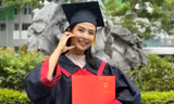 Ngọc Hân bảo vệ luận văn thạc sĩ