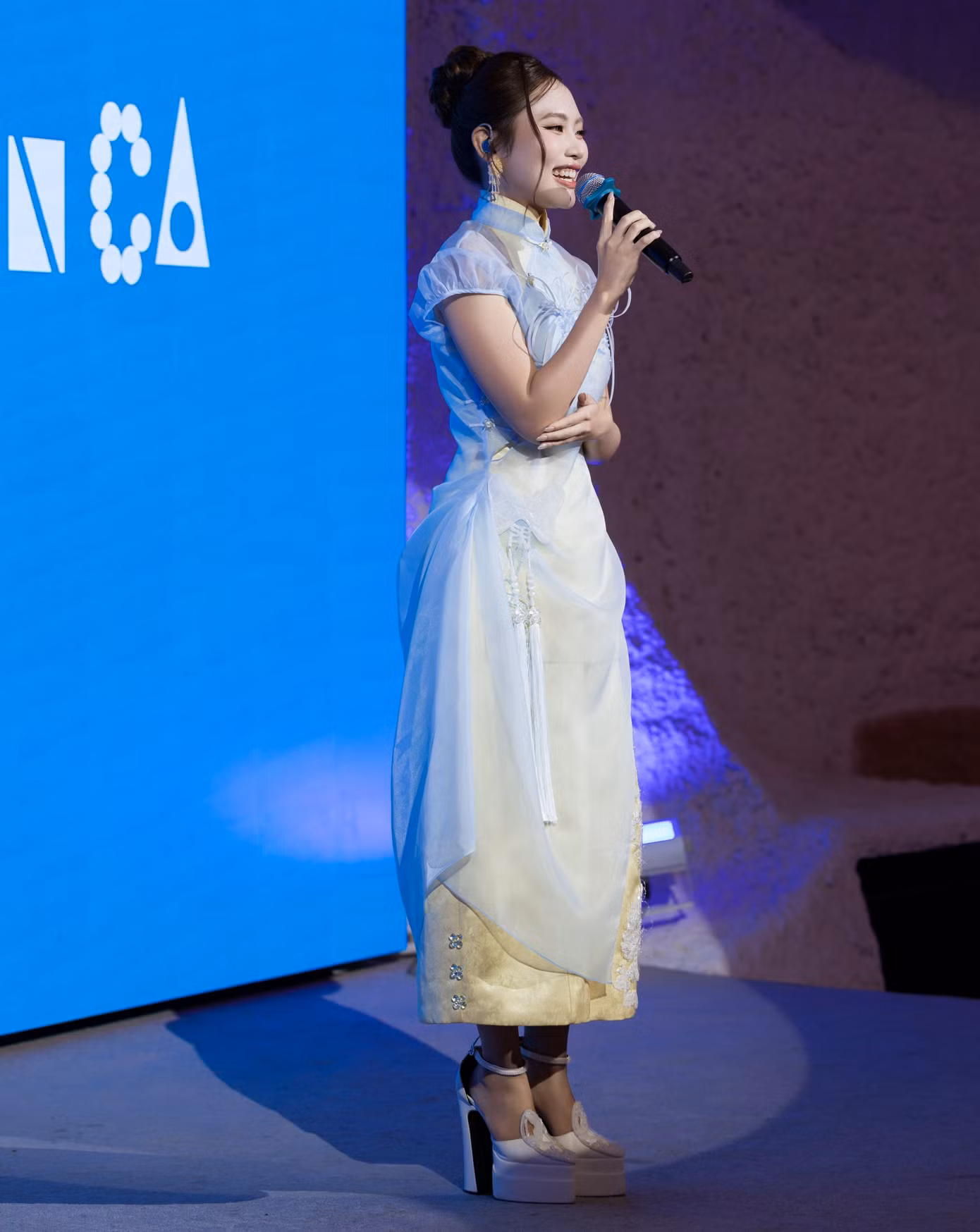 phuong-my-chi-dan-choi-dan-ca-4.jpg