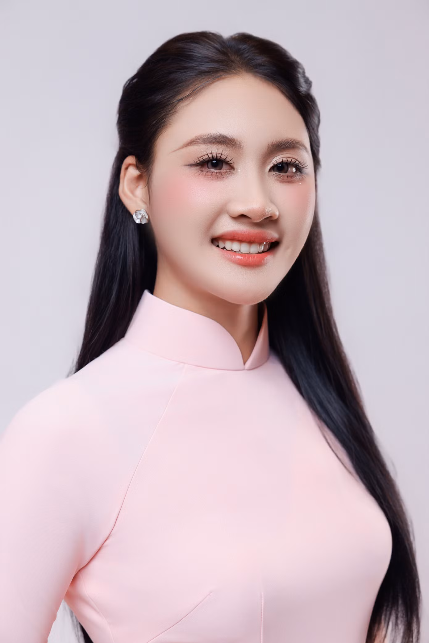 nguyen-thi-hanh-4.jpg