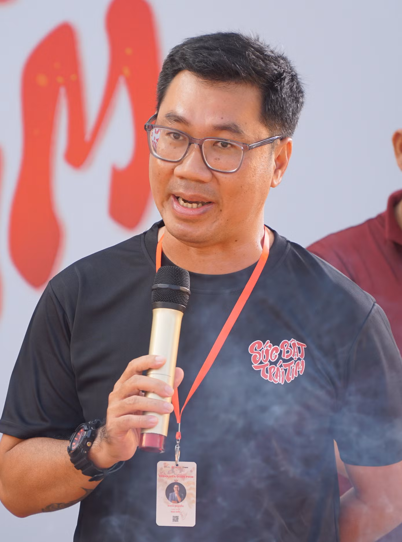 dao-dien-khoa-nguyen-chia-se-cam-xuc-va-tam-tu-tai-buoi-le-khai-may.jpg