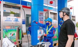 Vì sao nhiều người không mặn mà với xăng sinh học E10?