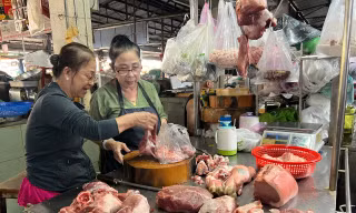 Cuối năm, thịt heo lại tăng 'nóng’