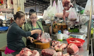 Cuối năm, thịt heo lại tăng 'nóng’