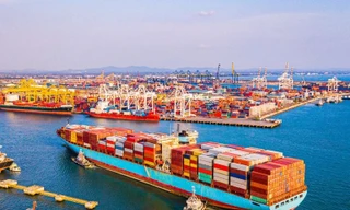 Hàng Việt đi Trung Đông: 'Trễ 15-20 ngày là lỡ mùa bán, kéo dài vài tháng coi như mất cả đơn hàng'