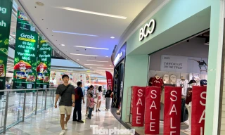Dịp Tết Dương lịch: Sale sập sàn tới 90%, vẫn ế khách