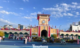 TPHCM ngày cuối nghỉ Tết: ‘Sống chậm’ giữa lòng thành phố