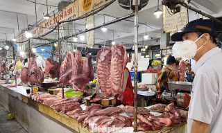 Thịt heo bình ổn giá bất ngờ... phi mã