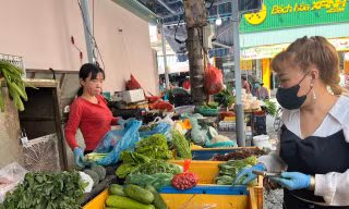 Tín hiệu bất ngờ hàng hóa thiết yếu sau Tết Dương lịch