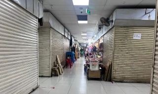 Cảnh tượng lạ ở chợ truyền thống TPHCM lúc cận Tết