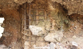 Tận thấy trụ cầu Sông Lô ở Phú Thọ bị khoét rỗng, trơ cốt thép hoen gỉ 