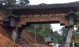 Sập cổng chào nổi tiếng dẫn vào cao nguyên đá Đồng Văn