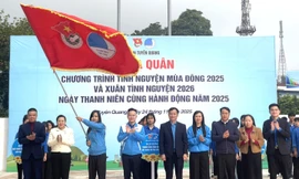 Tuổi trẻ Tuyên Quang mang mùa Đông ấm lên biên giới 