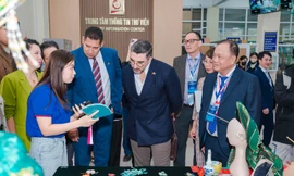 “Chạm” doanh nghiệp, mở lối thành công cho sinh viên sáng tạo