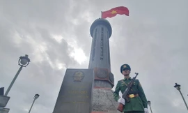 Tạm dừng tất cả xe chở khách tham quan cột cờ Lũng Cú