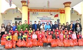Tiếp sức học sinh vùng cao Tuyên Quang trong mùa đông giá rét