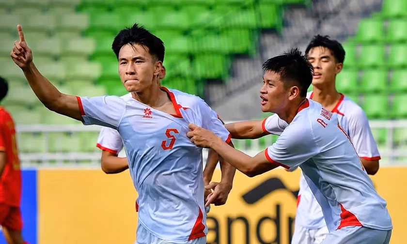 Dù thua trận, U19 Việt Nam vẫn rộng cửa đi tiếp nhờ được U19 Myanmar 'giúp'