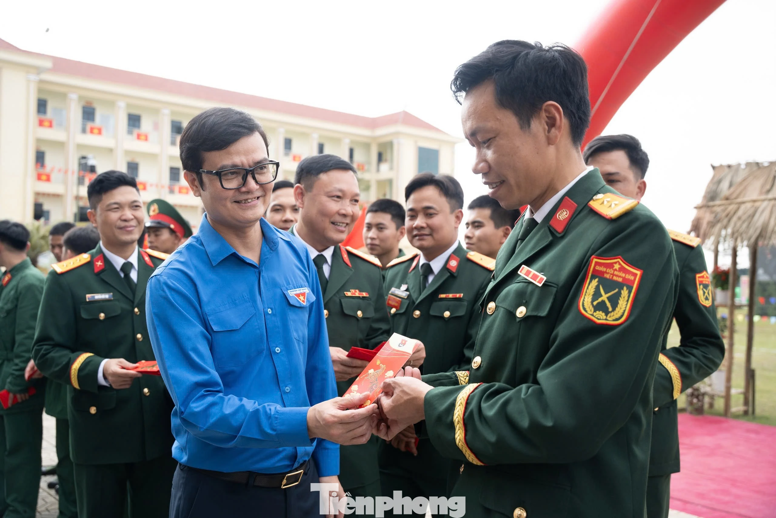 Đoàn công tác T.Ư Đoàn thăm, động viên lực lượng trực chiến dịp Tết Nguyên đán 2026