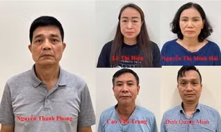 Hai cựu Cục trưởng Cục An toàn thực phẩm hầu tòa vụ 'ăn chia' tiền hối lộ