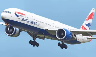 Tiếp viên hàng không khỏa thân, 'phê' ma túy đá