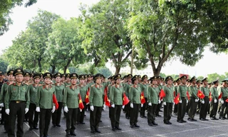 Khối diễu hành cựu Công an nhân dân miệt mài tập luyện để 'đều và đẹp' trong ngày lễ trọng đại của dân tộc