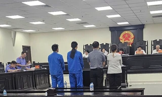 Hai cựu Kiểm sát viên lĩnh án tù vì nhận tiền để giúp người phạm tội hưởng án treo