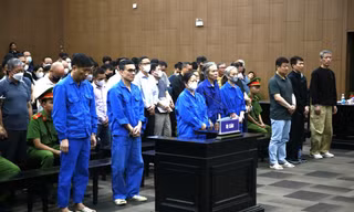 Lý do cựu Phó chủ tịch UBND tỉnh Phú Thọ Hồ Đại Dũng xin xét xử vắng mặt 