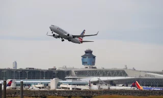 Số phận Cục Hàng không Liên bang Mỹ sau loạt cảnh báo