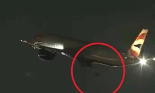 Máy bay rơi bánh khi cất cánh tại Las Vegas vẫn hạ cánh an toàn ở London