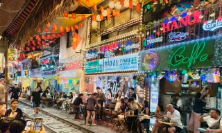 Khách Tây chia sẻ thử thách một ngày sống ở Hà Nội với 690.000 đồng