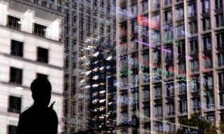 Thị trường tài chính toàn cầu ra sao sau khi Fed hạ lãi suất? 