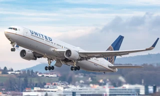 Máy bay phải quay lại nơi xuất phát sau gần 1 tiếng cất cánh 