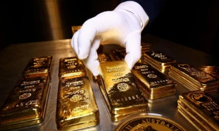 Giá vàng thế giới tăng dựng đứng giữa căng thẳng Mỹ - Trung 