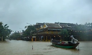 Báo quốc tế đưa tin lũ lụt ở điểm du lịch Huế, Đà Nẵng