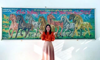 Bức tranh linh vật "Mã đáo thành công" của cô giáo gây thích thú cộng đồng mạng.